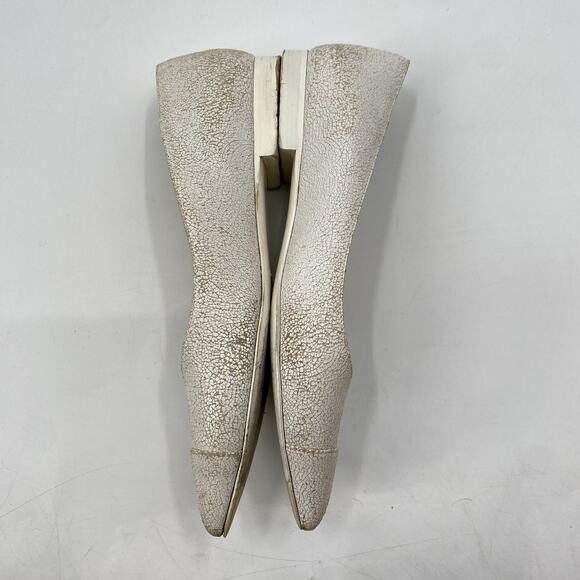 CHANEL 37 white distressed leather pointed toe flats - Picture 5 of 10